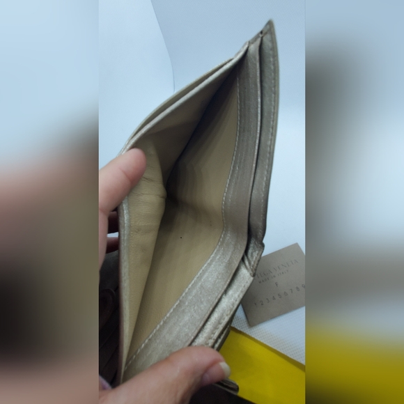 BOTTEGA VENETA Hobo Leather Wallet by fold- cc/coin compartment- silver metallic - Picture 9 of 11